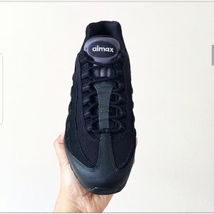 Nike Airmax 90s...essential black